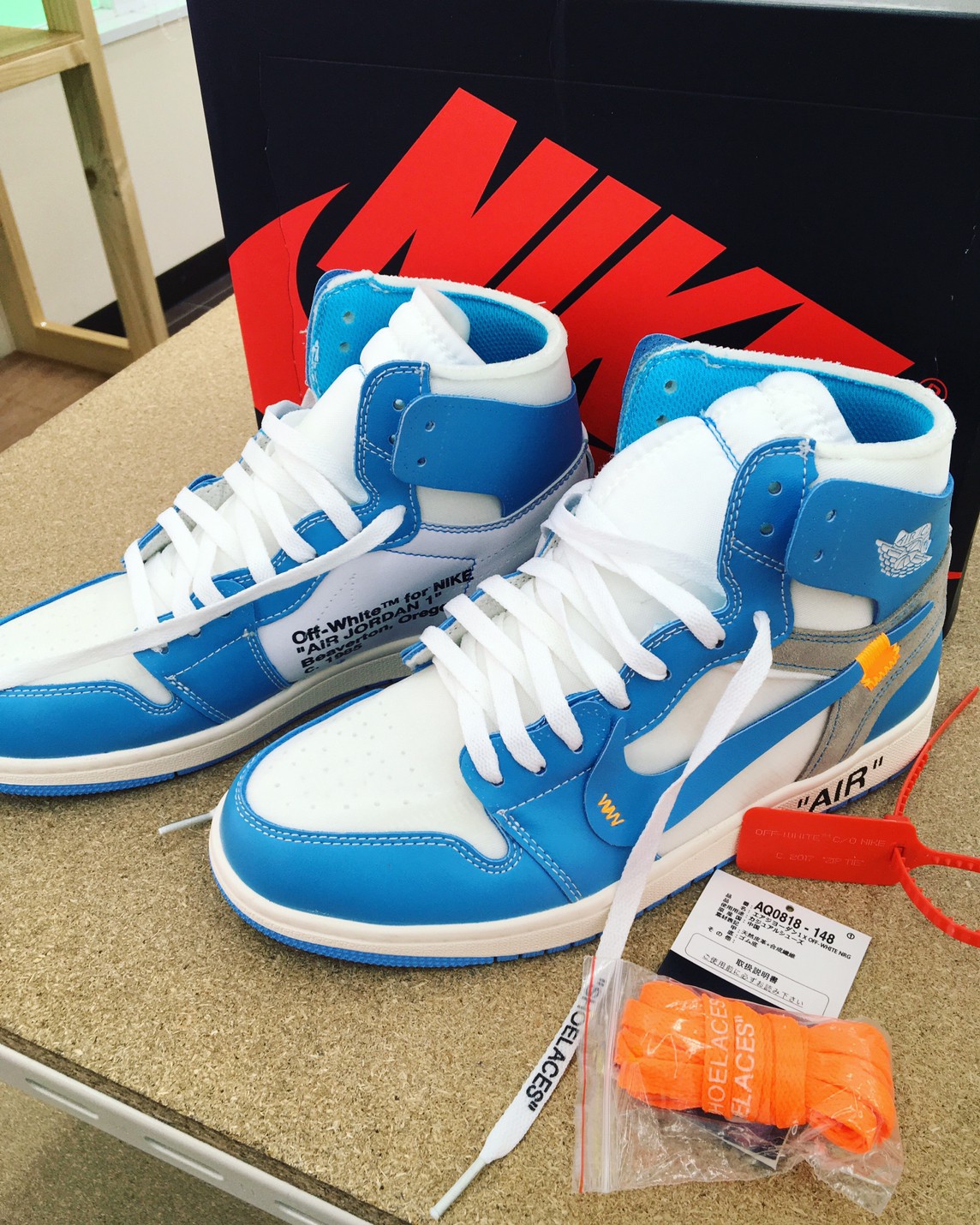 NIKE AIR JORDAN 1 OFF WHITE UNC【付属品完備】